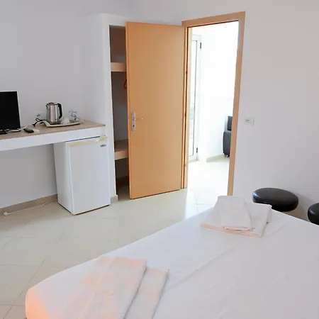 Hotel Kriti Max , Shengjin 3* Shëngjin