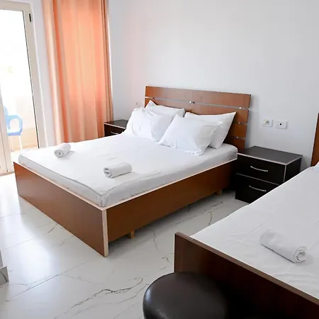 Hotel Kriti Max , Shengjin