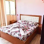 Hotel Kriti Max , Shengjin 酒店
