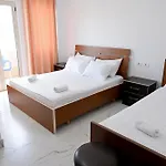 Hotel Kriti Max , Shengjin