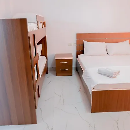 מלון Hotel Kriti Max , Shengjin 3*