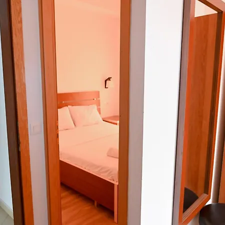 Hotel Kriti Max , Shengjin מלון 3*