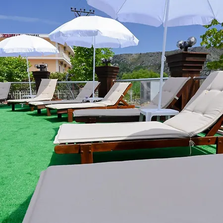 Hotel Kriti Max , Shengjin מלון 3*