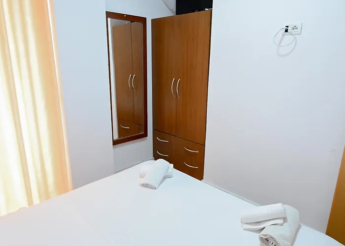 Hotel Kriti Max , Shengjin Hotel